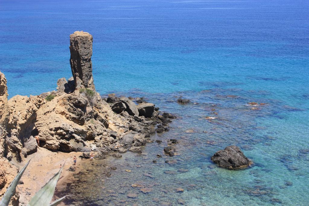 Playa Des Figueral阿雷纳多尔旅馆公寓 外观 照片